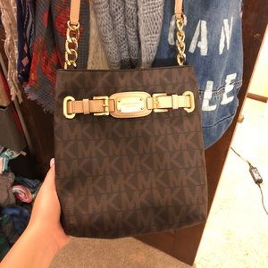 Micheal Kors crossbody purse